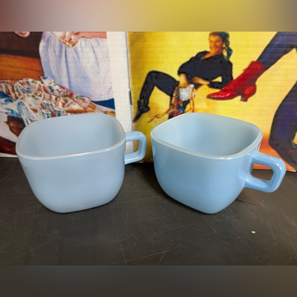 Set of 2 vintage blue Glasbake Lipton soup mugs